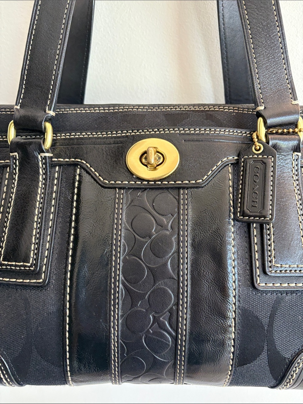 Coach Hampton Signature Strap Satchel Bag in Black with gold hardware & turn - Picture 6 of 16
